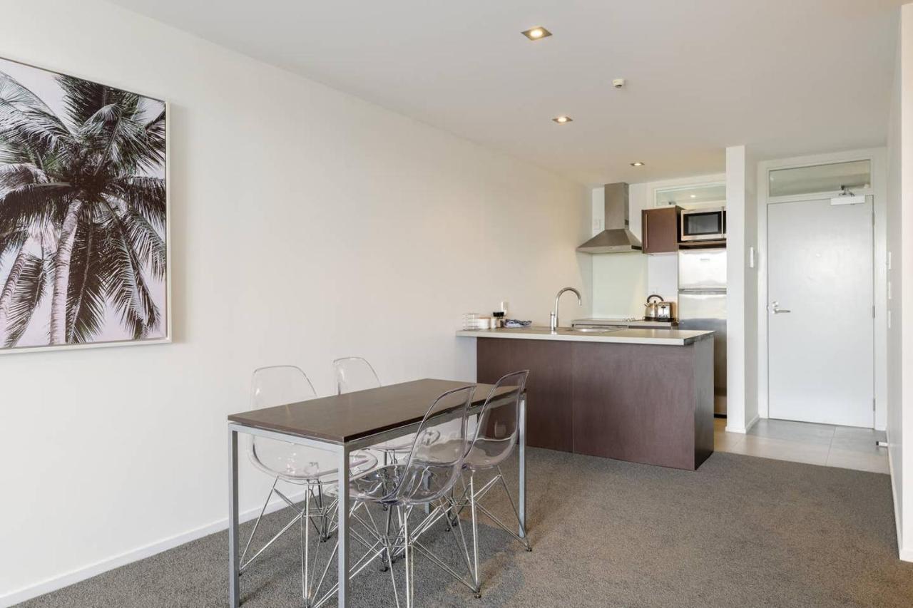 Central Mount Apartment, Quiet And Spacious With Pool Mount Maunganui Exterior foto